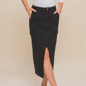 041 Solid Black Split Hem High Waisted Cargo Skirt